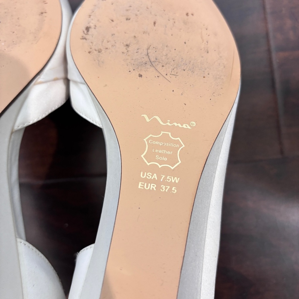 Nina Bow embellished heels - Picture 6 of 6